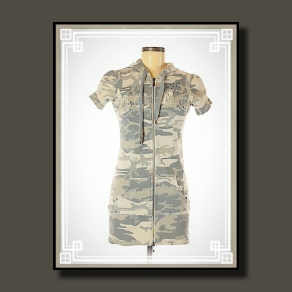 SALE! STYLISH, COZY BCBGMAXAZRIA HOODED DRESS